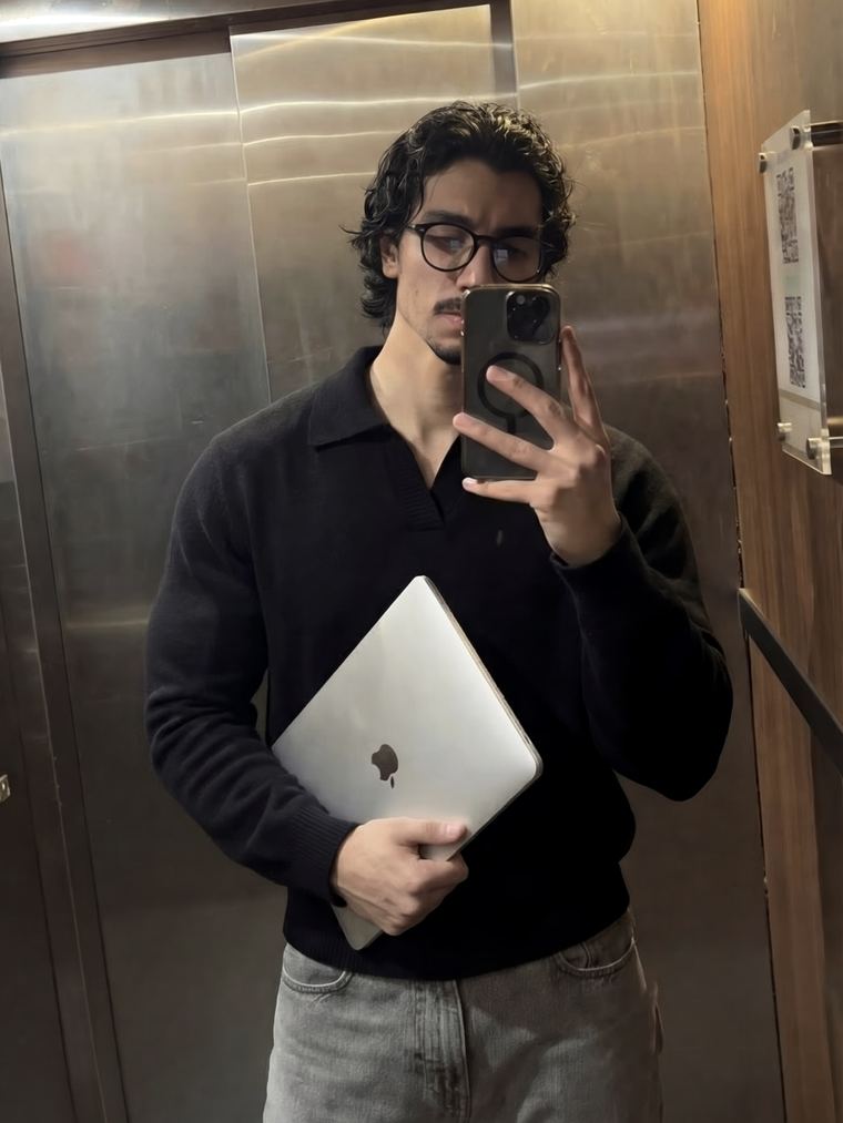 Hazem Telmoudi with his laptop